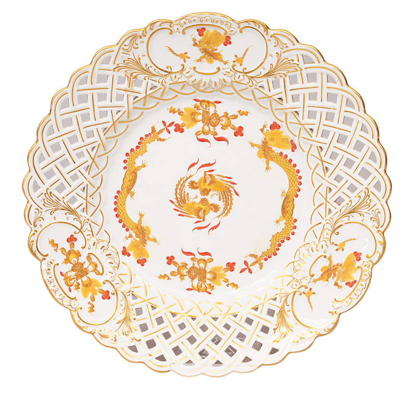 A plate "Yellow Dragon"