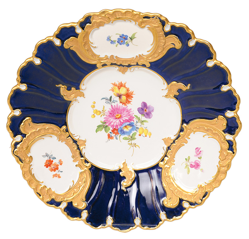 A rich plate with cobalt-blue decoration