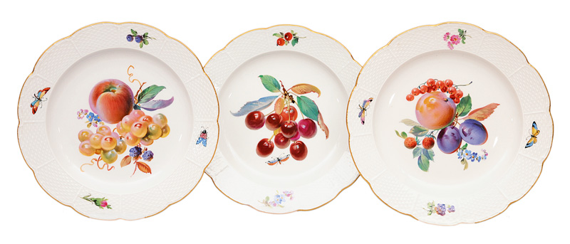 A set of 3 plates with fruit painting