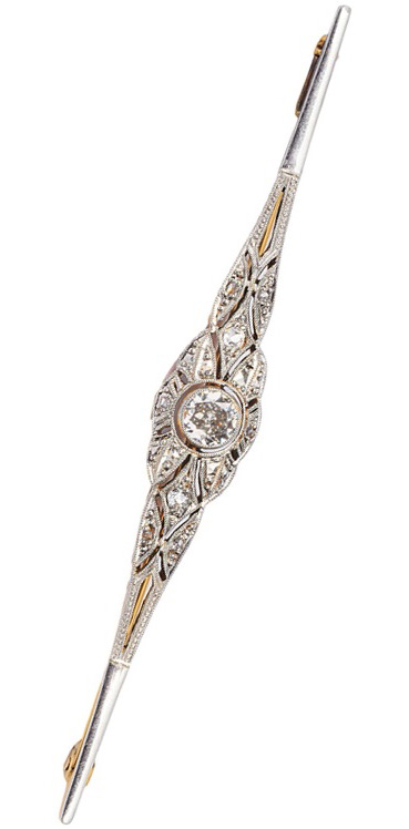 An Art Nouveau diamond brooch