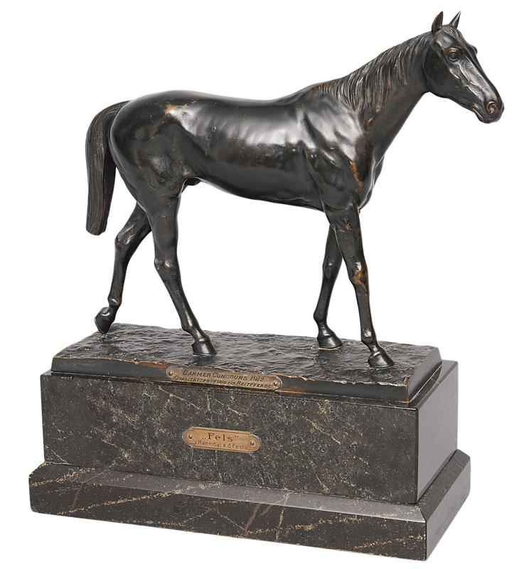 A bronze figure "Racehorse Fels"