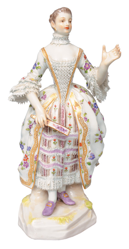 A figurine of a Rococo lady