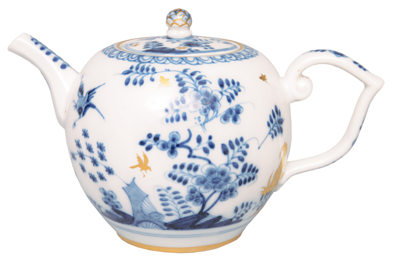 A fine tea pot "Rock and Bird" with golden chinoiseries