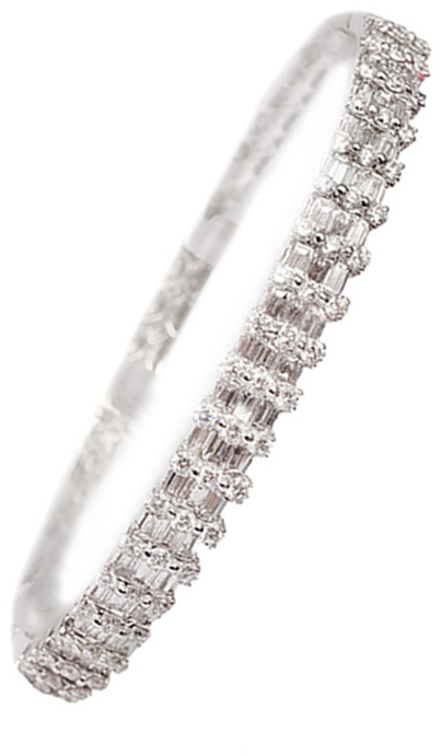 A very fine diamond bangle bracelet