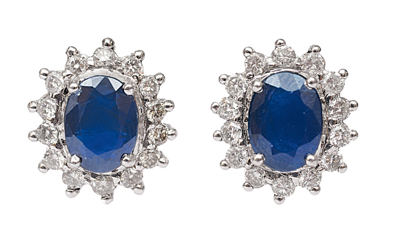 A pair of sapphire diamond earstuds