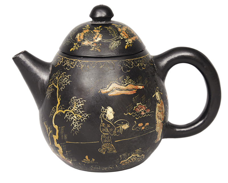 A black laquered Yixing-teapot