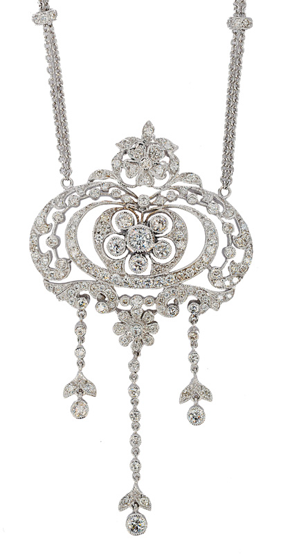 A floral diamond pendant with necklace