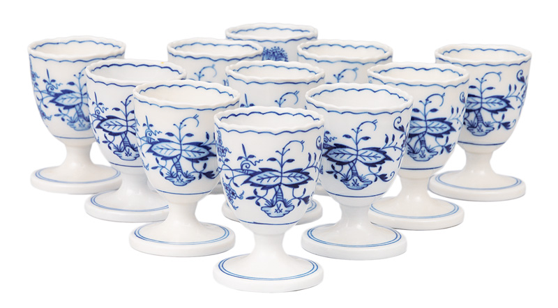 A set of 11 egg cups "Blue Onion"