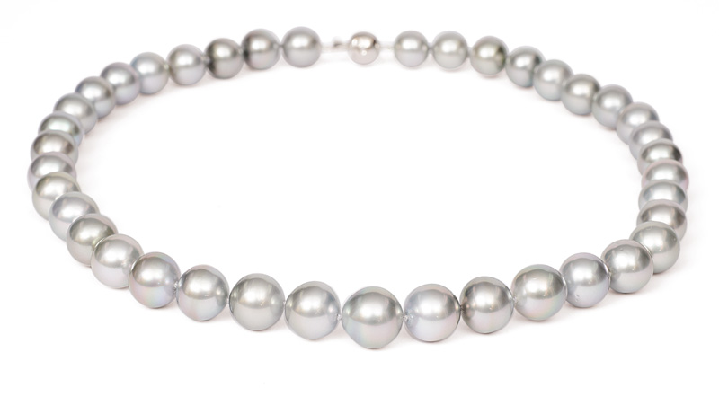 A Tahiti pearl necklace