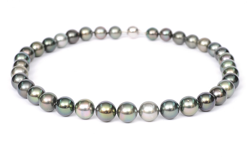 A Tahiti pearl necklace