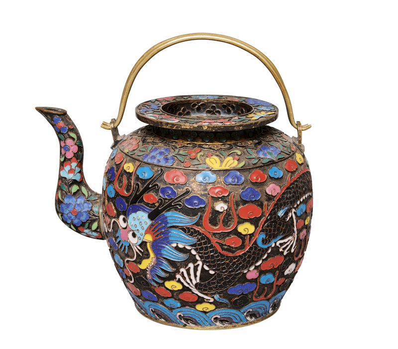 A cloisonné teapot with dragon-decoration