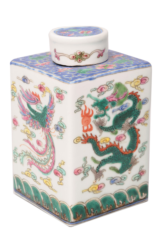 A tea caddy with dragon and phoenix