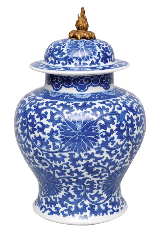 A cover-vase with ornamental chrysanthemum-decoration
