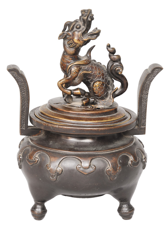 A tripod censer with Qilin and ruyi-border