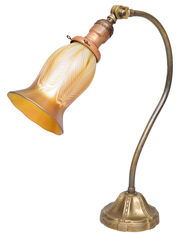 Jugendstil-Tischlampe mit Fliedermuster