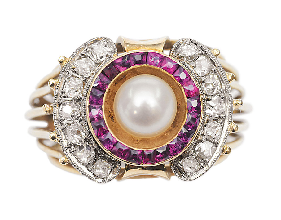 A ruby diamond ring with pearl