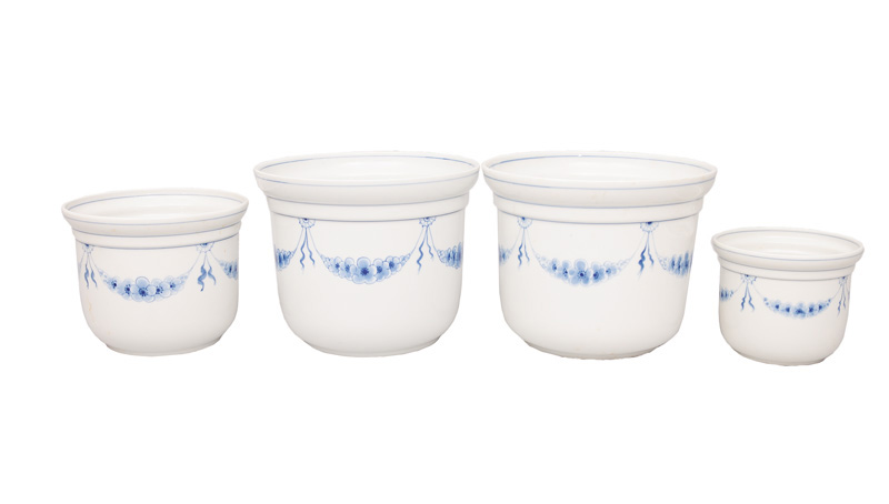 A set of 4 cachepots "Empire"