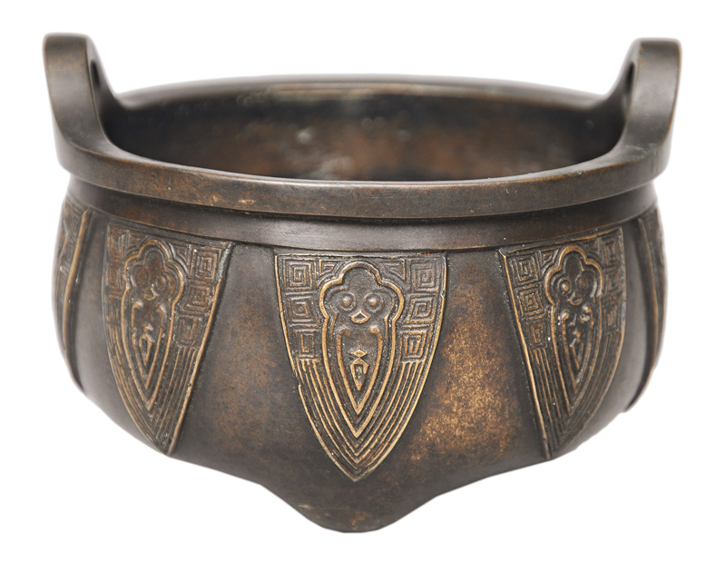 A bronze-censer with lancet-border A bronze-censer with lancet-border