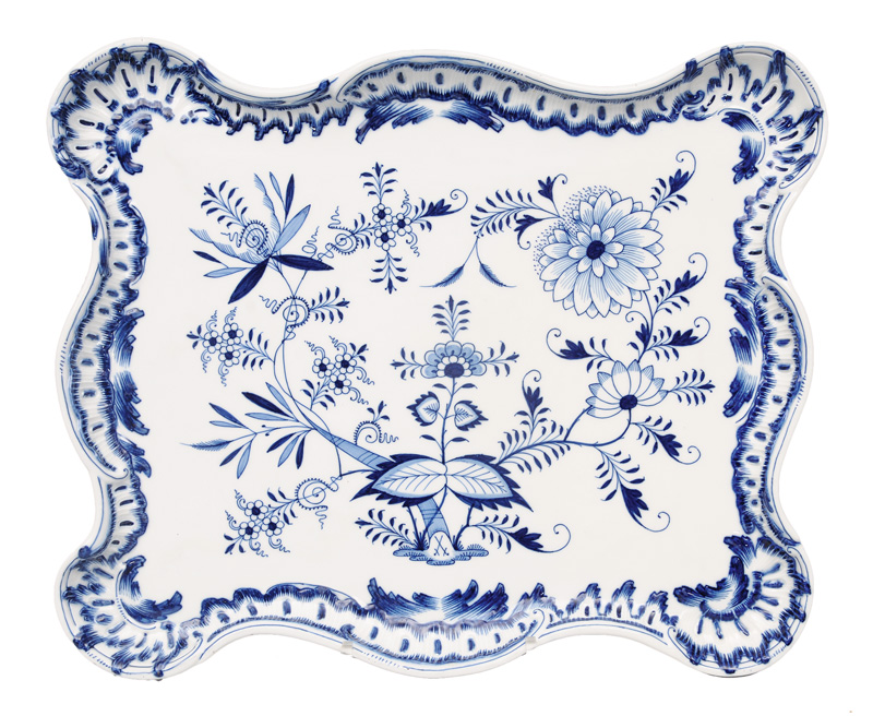 A  rocaille tray "Blue Onion"