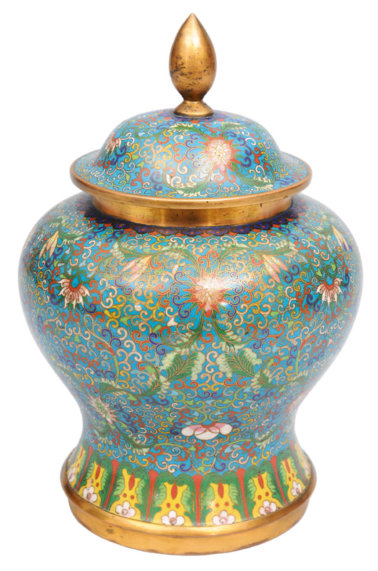 Cloisonné-Deckelvase mit feinem Blüten-Dekor