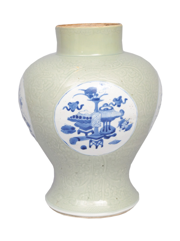 Seladon-Vase mit Hundert-Altertümer-Dekor