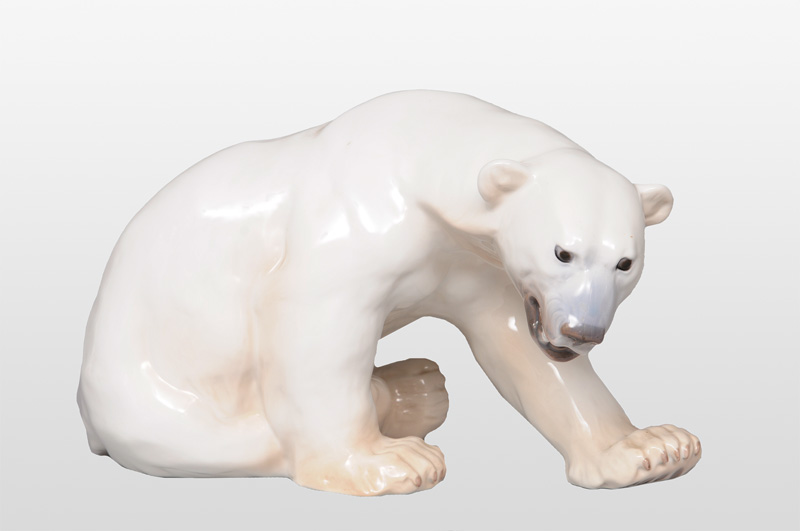 Große Figur "Sitzender Eisbär"