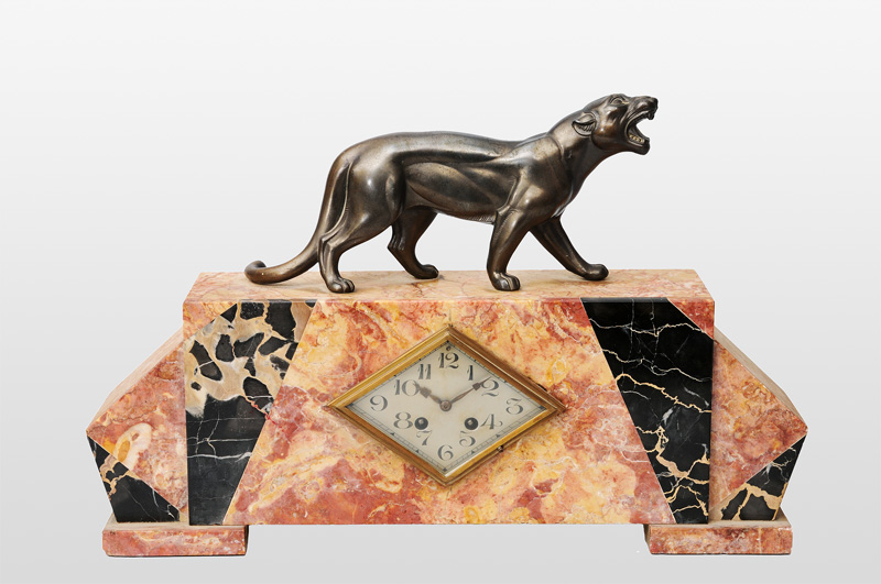 Art-déco-Kaminuhr mit Panther-Figur Art-déco-Kaminuhr mit Panther-Figur