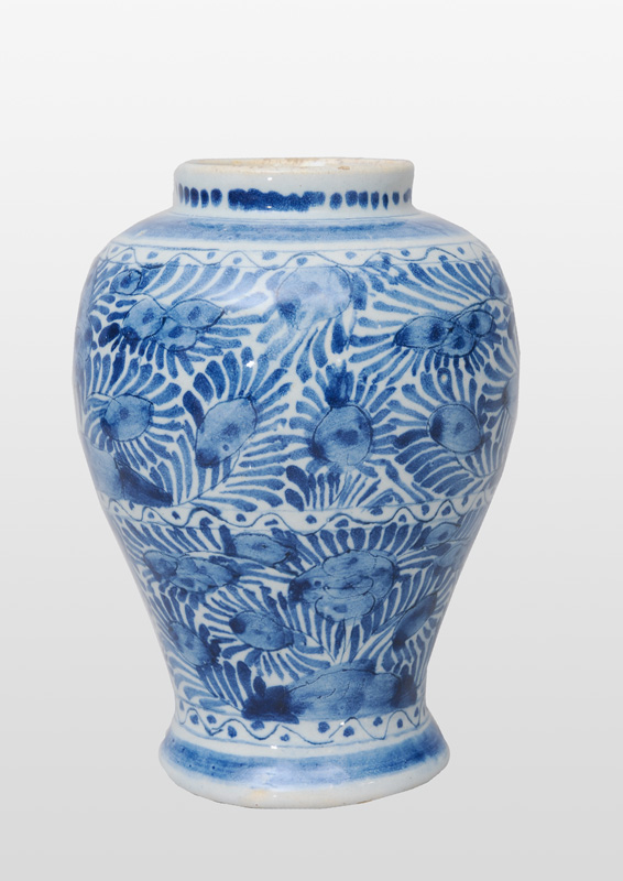 A baluster vase with Wanli flower decor