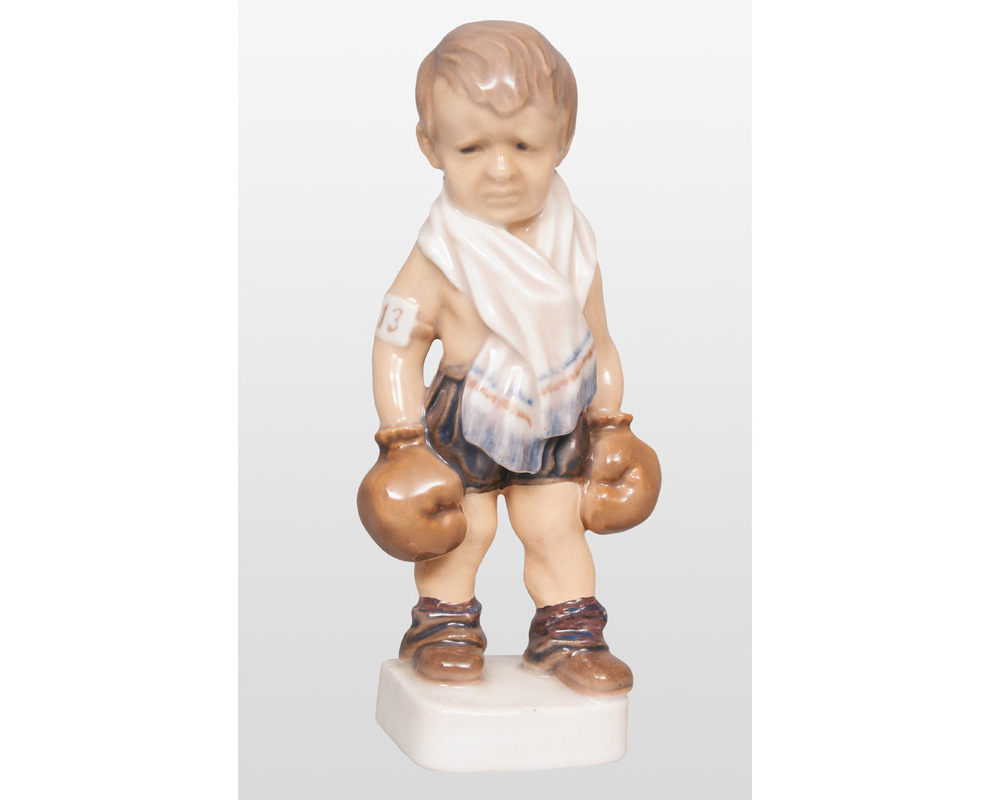 A figurine "Childish boxer"
