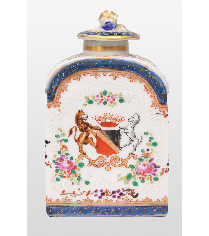 An armorial tea caddy