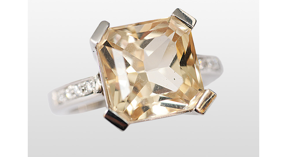 A kunzit diamond ring