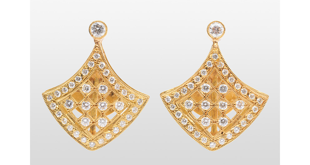 A pair of diamond earstuds