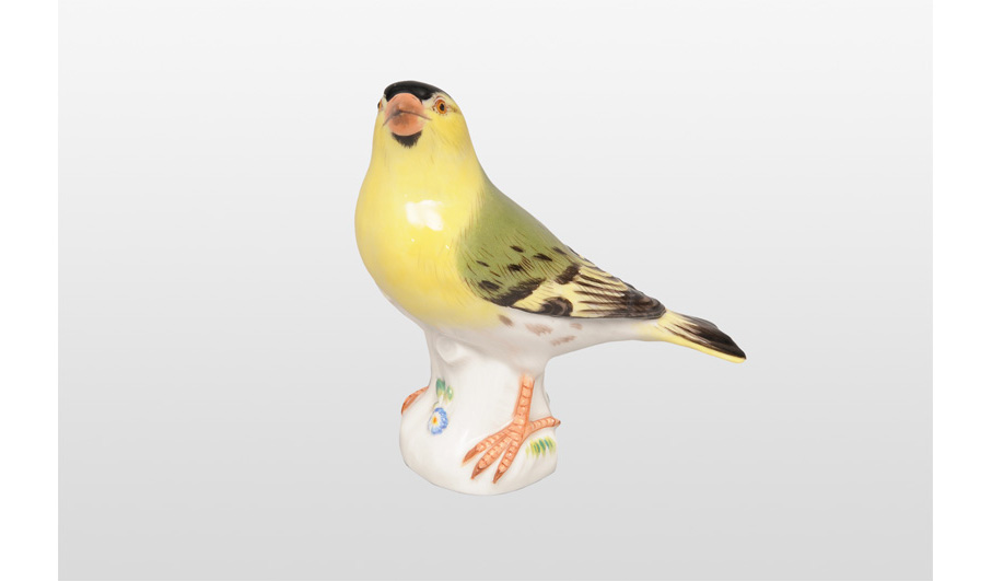 An animal figurine "Siskin"