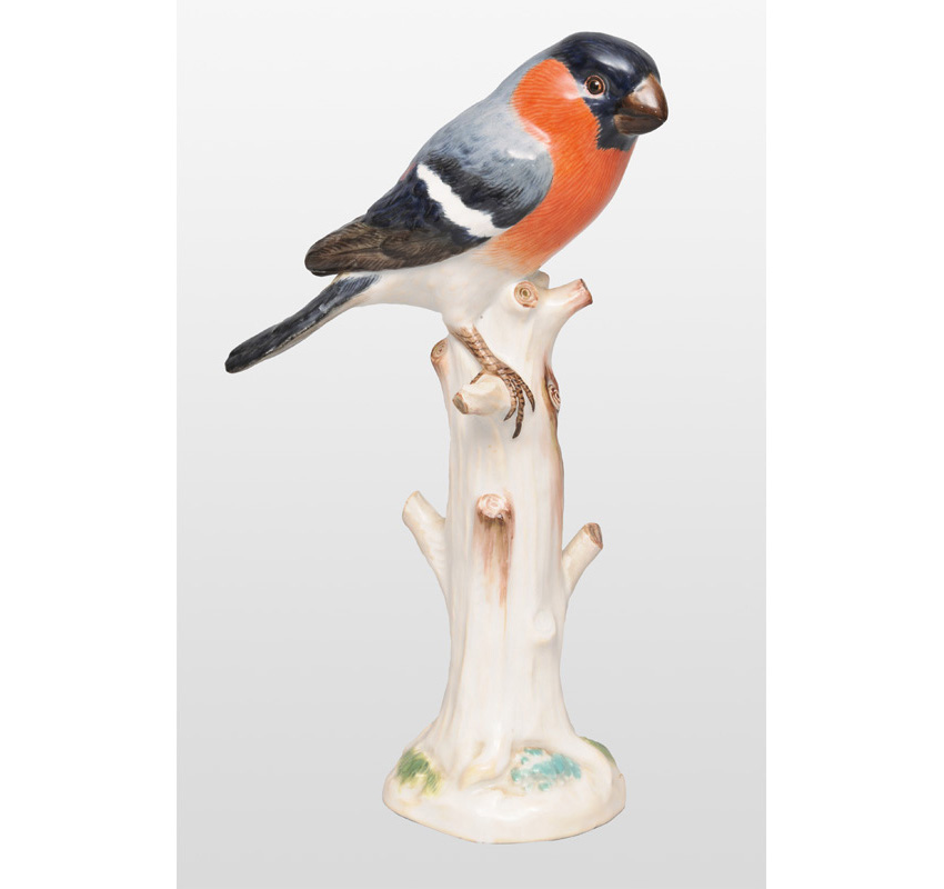 An animal figurine "Bullfinch"