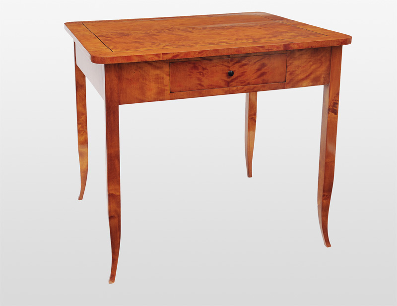 A hug Biedermeier Table