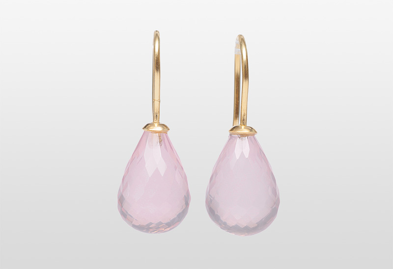 A pair of rose quartz earpendants