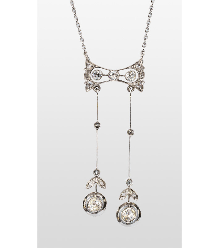 An Art Nouveau necklace with diamonds