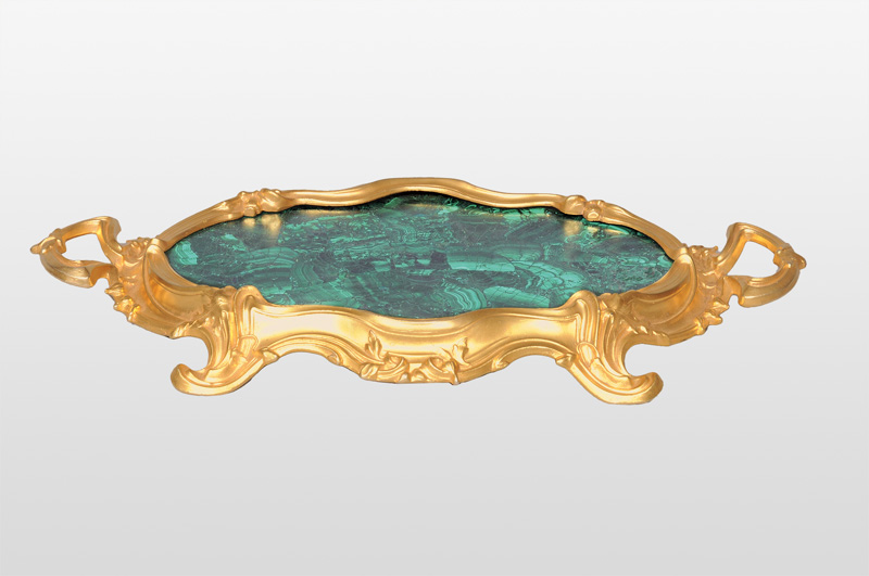 A pompous malachite tray