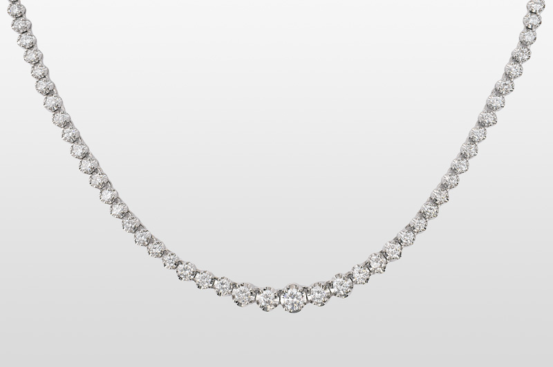 A diamond necklace in platinum
