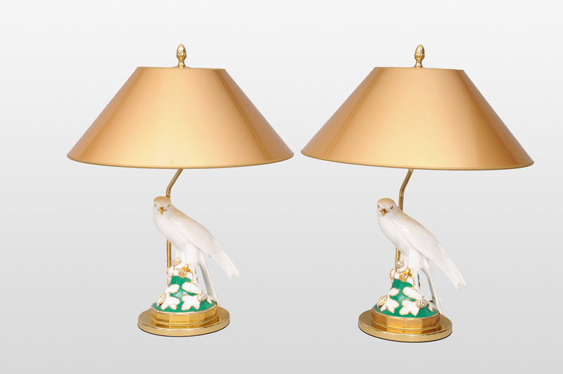 Seltenes Paar Art-déco-Tischlampen mit Tierfigur "Falke"