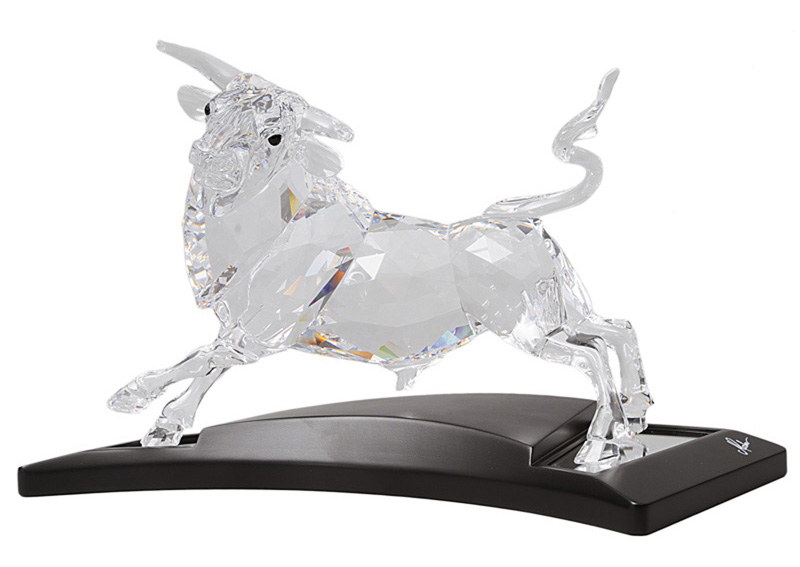 A glass sculpture "The bull" by Swarovski