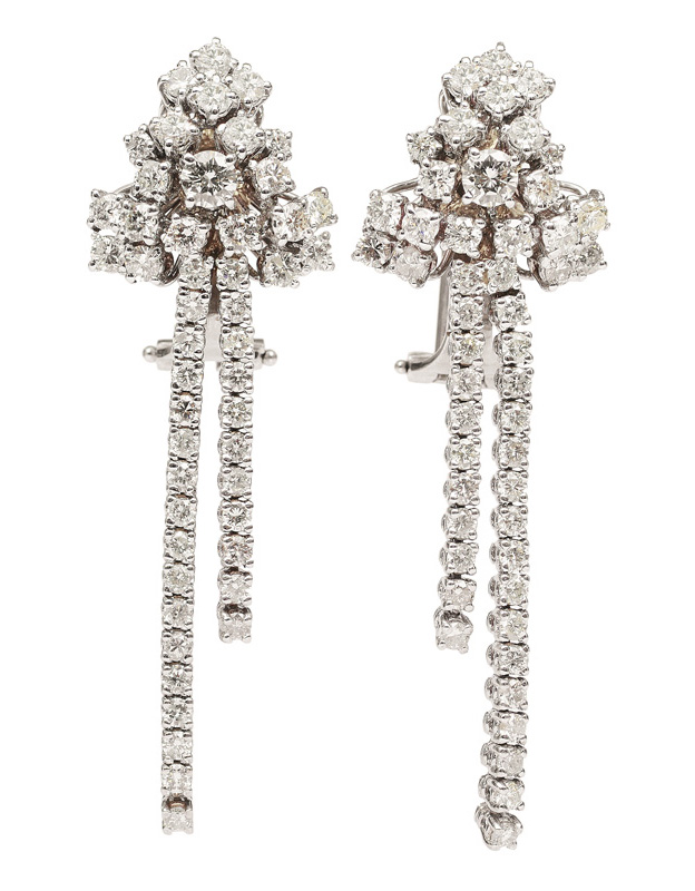 A pair of diamond earpendants