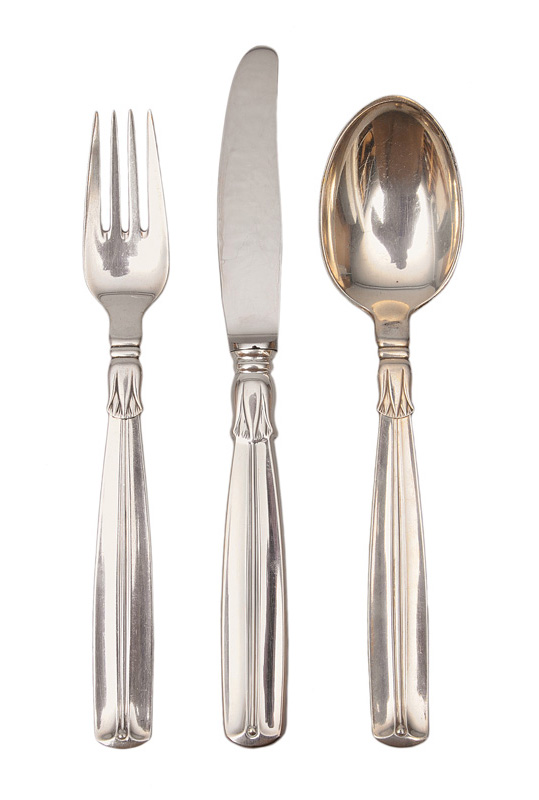 A modern cutlery "Lotus" for 12 persons
