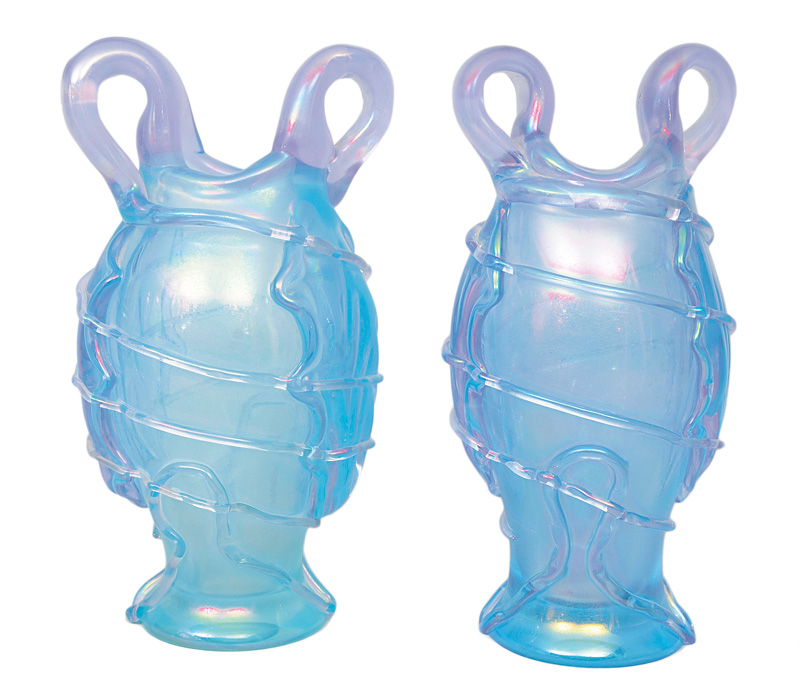 A pair of vases "Iridato"