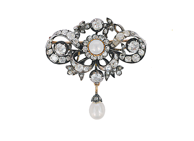 An antique diamond brooch