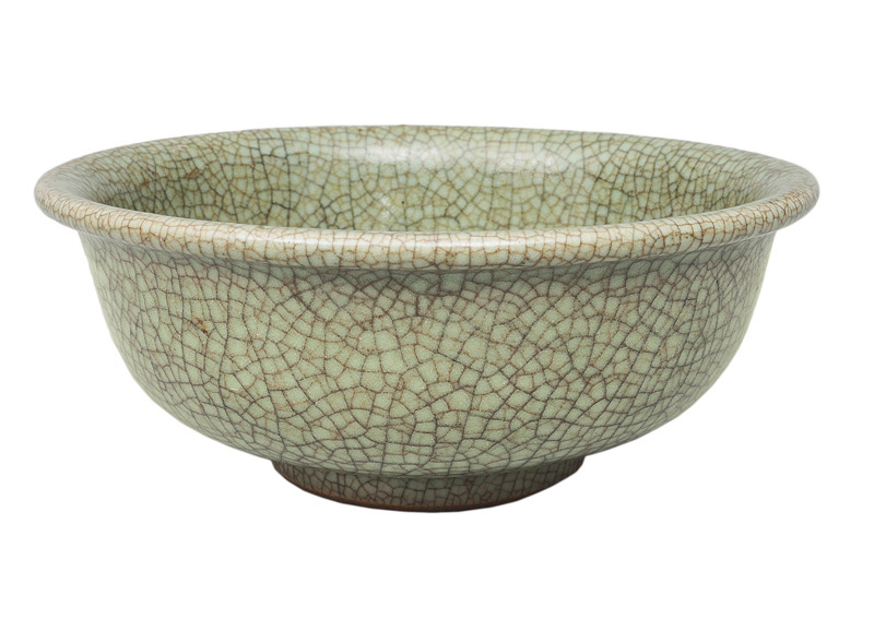 A celadon bowl with craquelé glaze