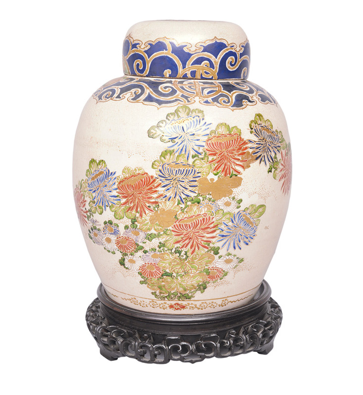 A rare Satsuma vase with chrysanthemum
