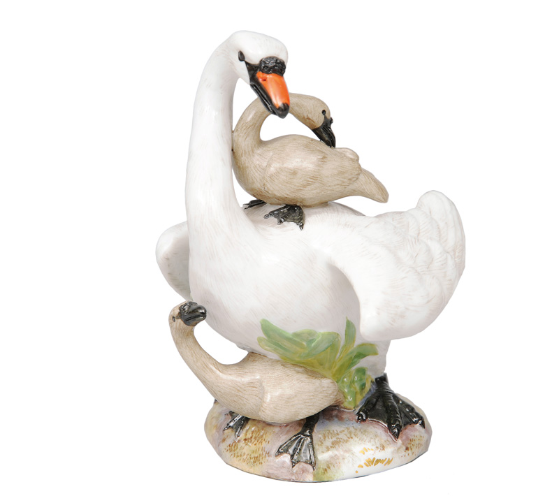 An animal figurine "The swan mother"
