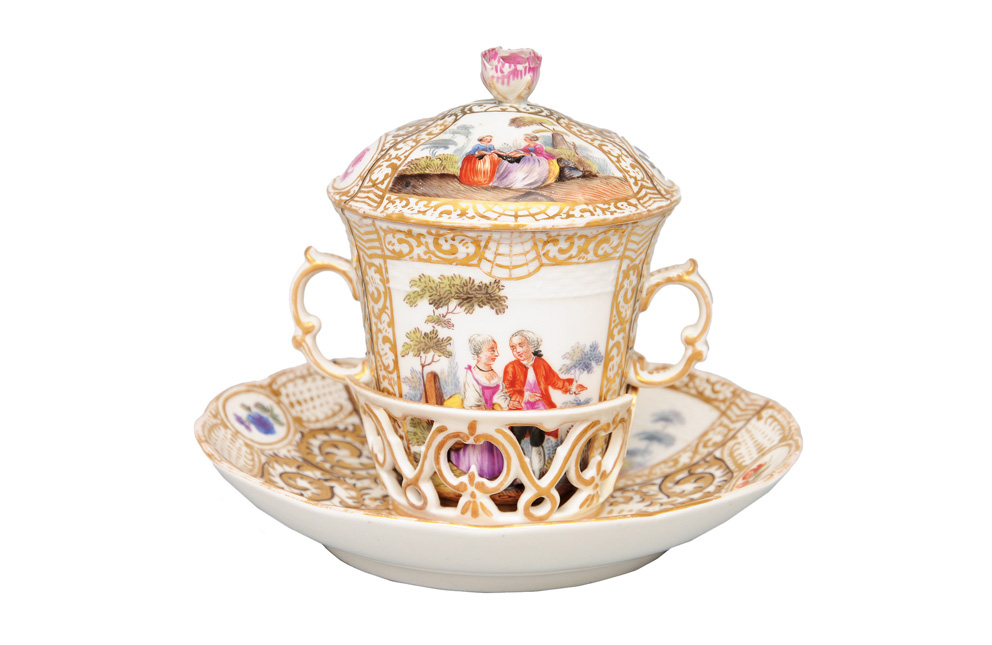 A trembleuse cup with romantic scenes