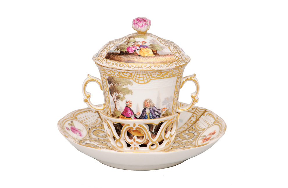A trembleuse cup with romantic scenes